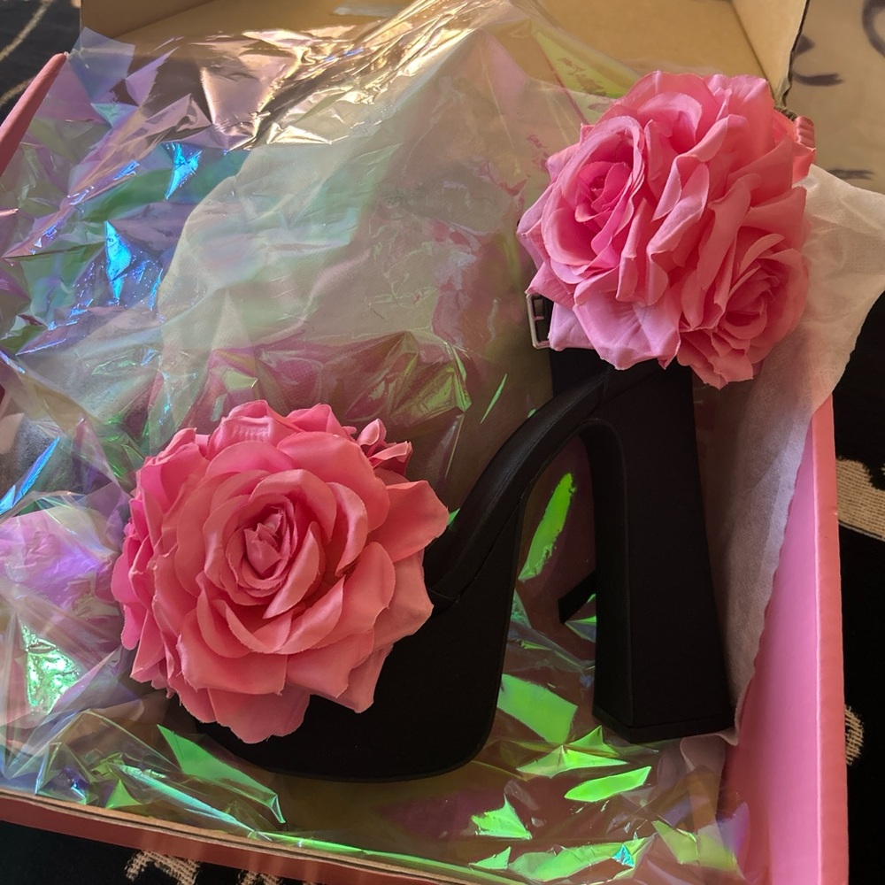 Sugar Thrillz Floral Pink and Black Women's Heels